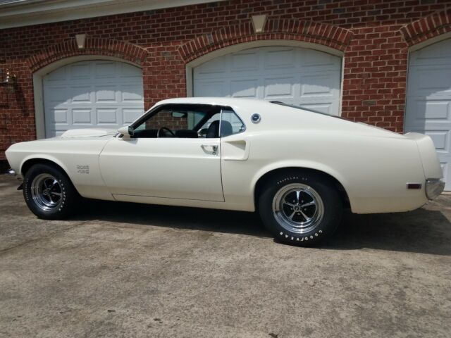 Ford Mustang 1969 image number 28