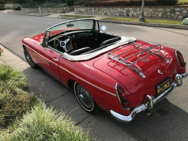 MG MGB 1963 image number 2