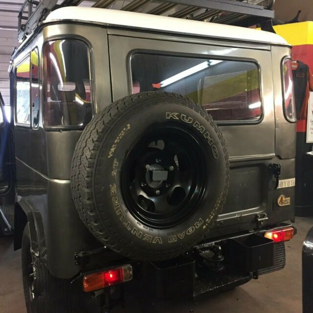 Toyota Land Cruiser 1966 image number 4