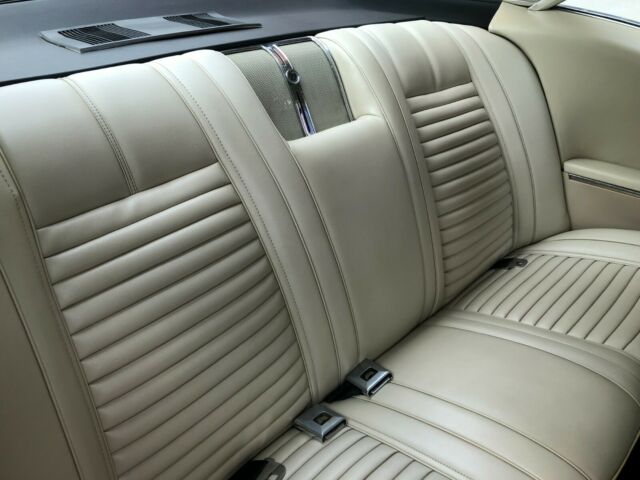 Buick Riviera 1966 image number 8