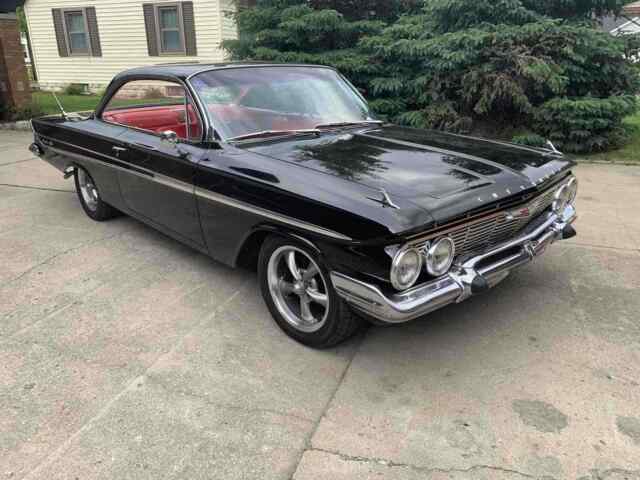 Chevrolet Impala 1961 image number 28