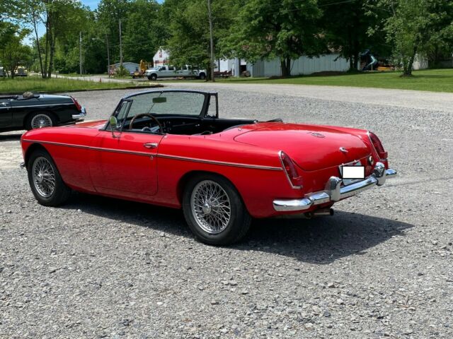 MG MGB 1966 image number 4