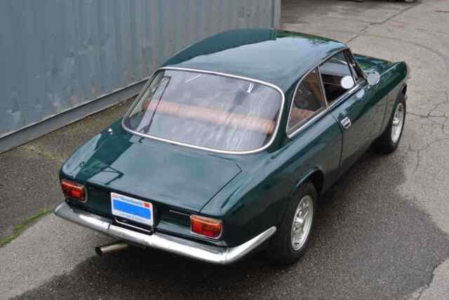Alfa Romeo GT Junior 1971 image number 2