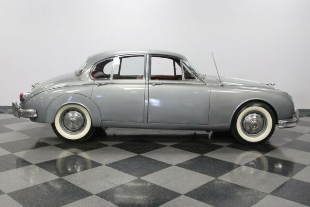 Jaguar Mark II 1960 image number 39