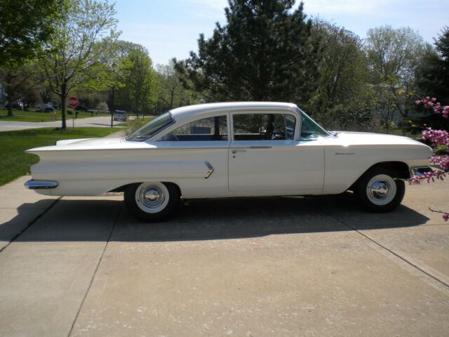 Chevrolet Biscayne 1960 image number 3