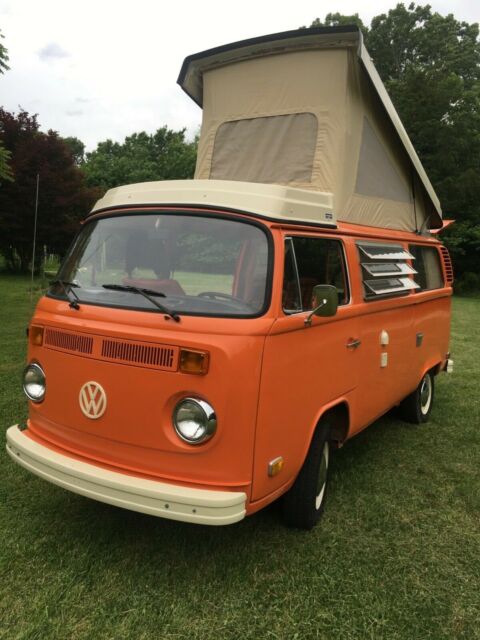Volkswagen Bus/Vanagon 1974 image number 0