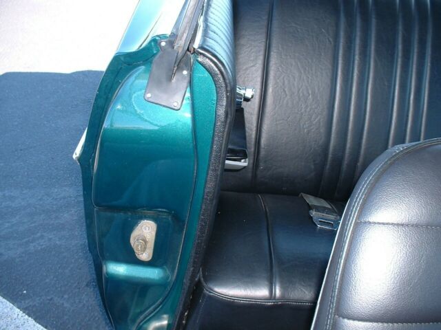 Ford Galaxie 1966 image number 12
