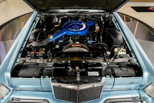 Lincoln Continental 1973 image number 2