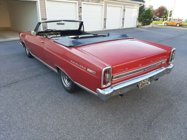 Ford Fairlane 1966 image number 2