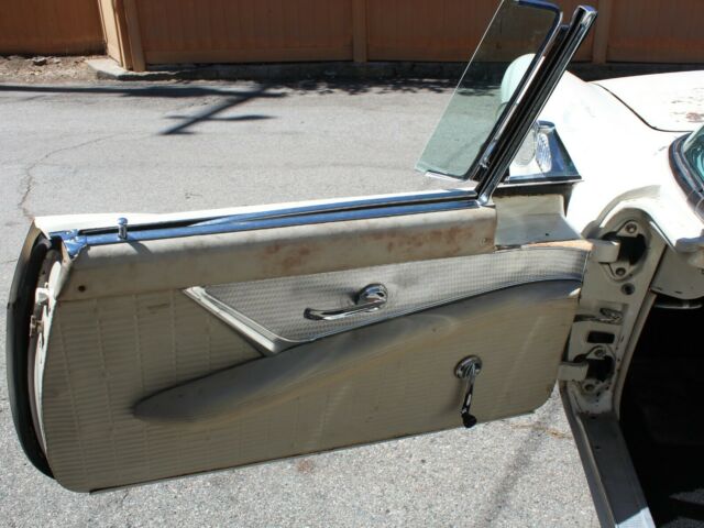 Ford Thunderbird 1957 image number 31