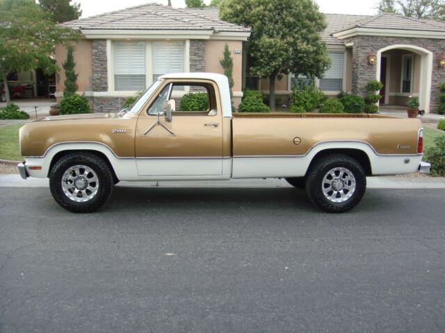 Dodge D200 1976 image number 2