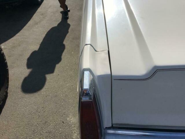 Cadillac Fleetwood 1977 image number 11