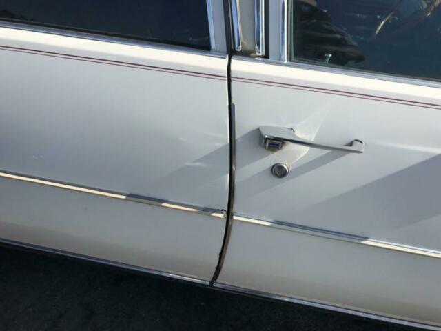 Cadillac Fleetwood 1977 image number 31
