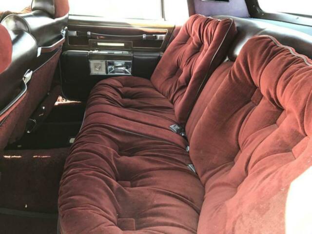 Cadillac Fleetwood 1977 image number 6