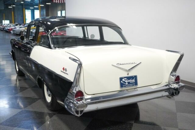 Chevrolet Bel Air/150/210 1957 image number 10
