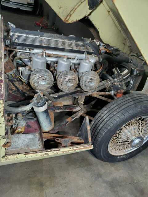 Jaguar E-Type 1963 image number 21