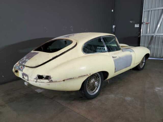 Jaguar E-Type 1963 image number 28