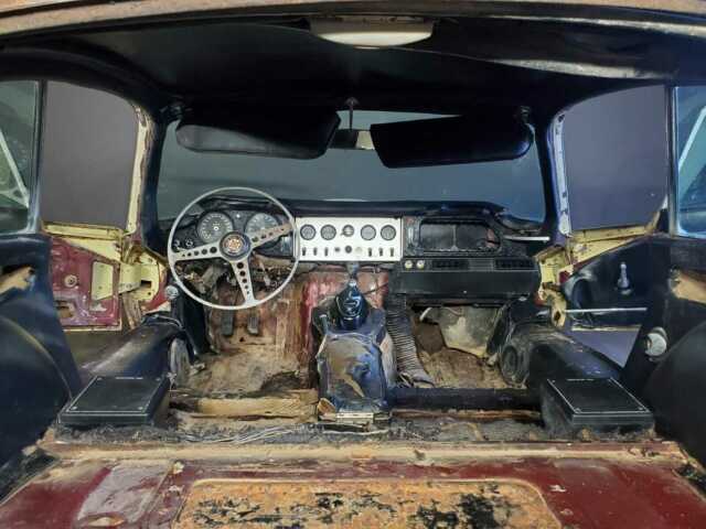 Jaguar E-Type 1963 image number 32