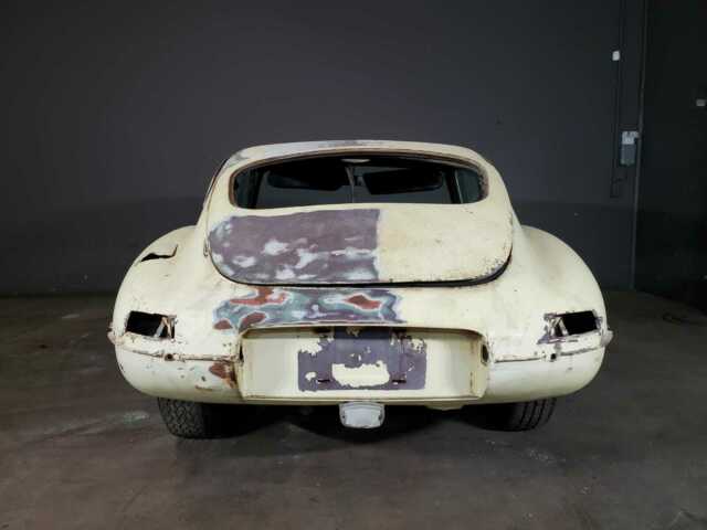 Jaguar E-Type 1963 image number 7