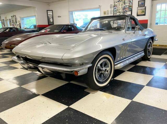 Chevrolet Corvette 1965 image number 1