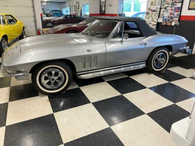 Chevrolet Corvette 1965 image number 2