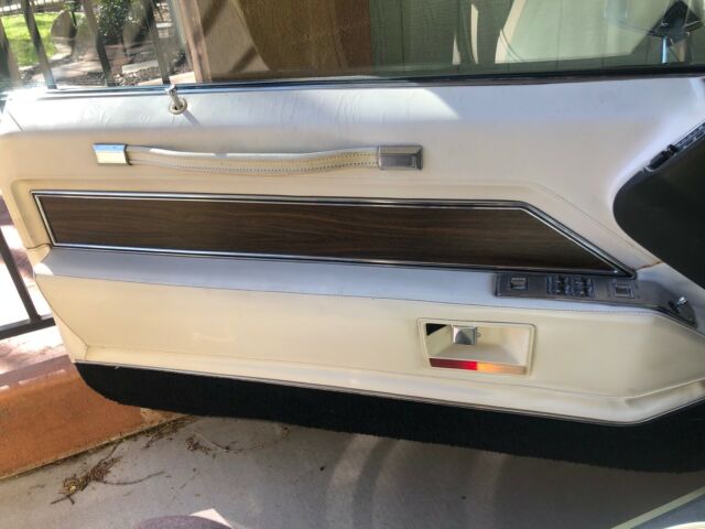 Cadillac DeVille 1969 image number 27
