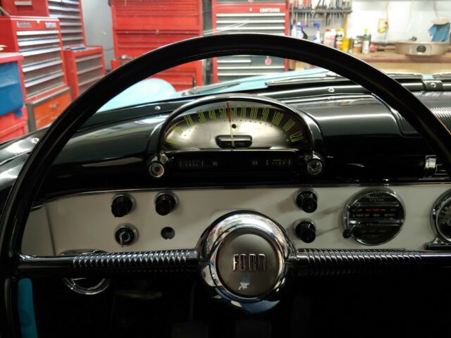 Ford Courier 1955 image number 6