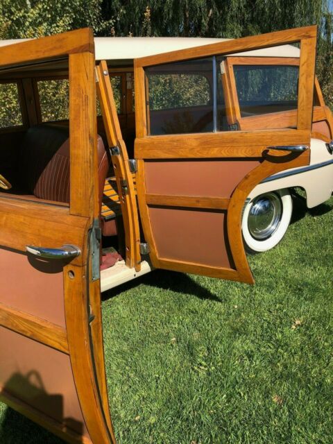 Chrysler Town & Country 1950 image number 11