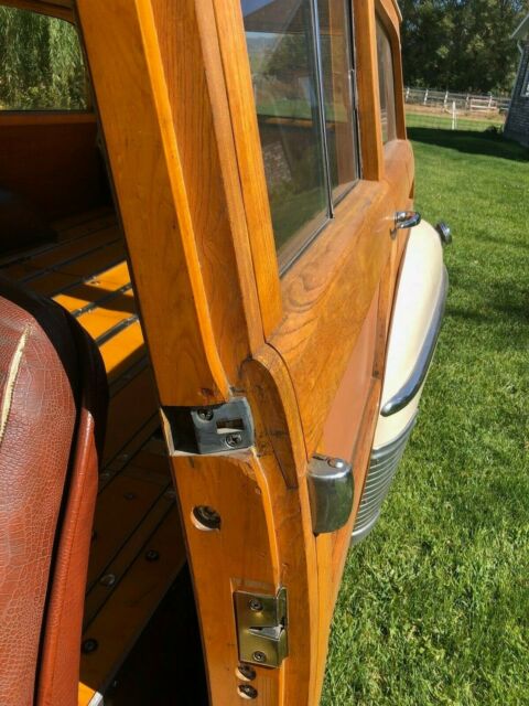 Chrysler Town & Country 1950 image number 32