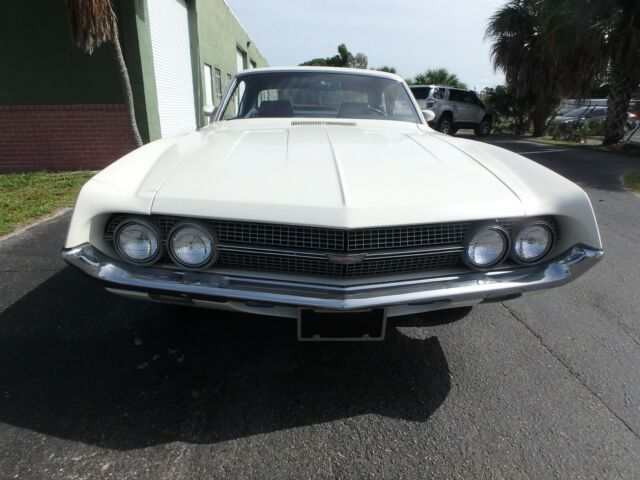 Ford Fairlane 1970 image number 2