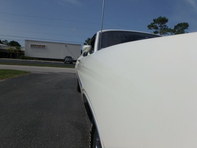 Ford Fairlane 1970 image number 20