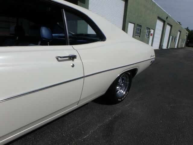 Ford Fairlane 1970 image number 5