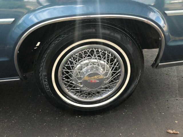 Oldsmobile Eighty-Eight 1977 image number 35