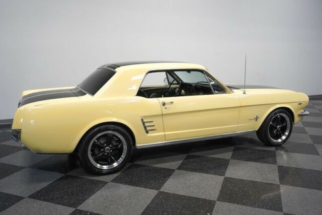 Ford Mustang 1966 image number 38