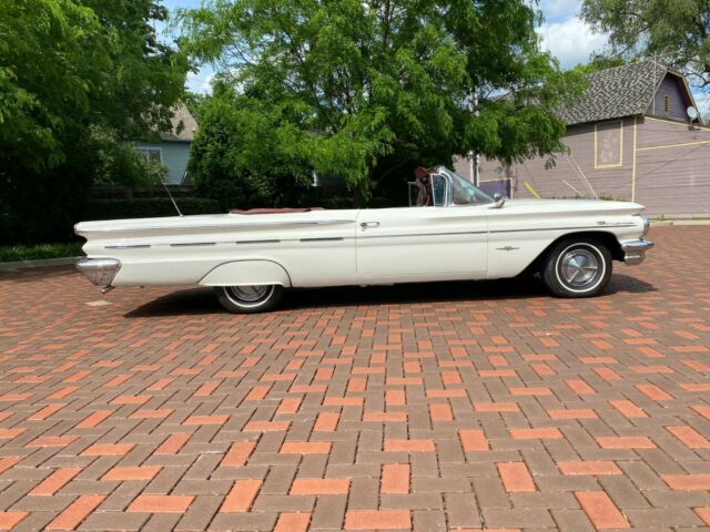 Pontiac Bonneville 1960 image number 45