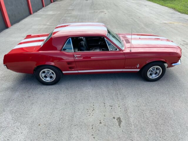 Ford Mustang 1967 image number 29