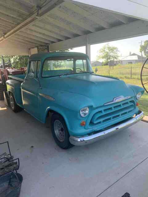 Chevrolet truck 1957 image number 1