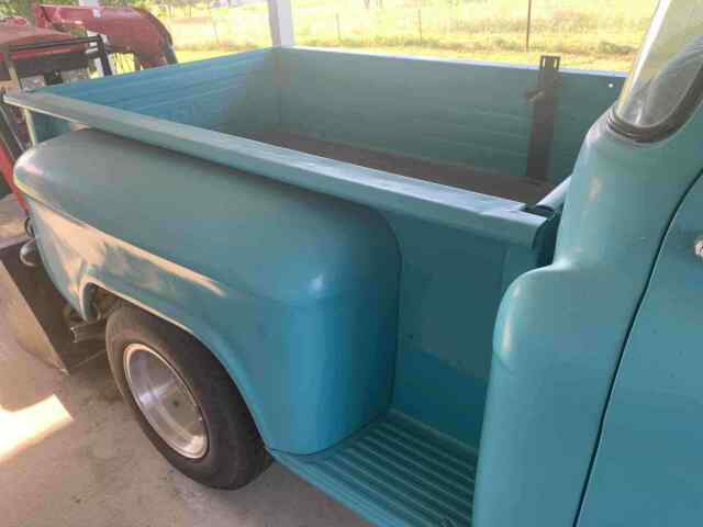Chevrolet truck 1957 image number 3