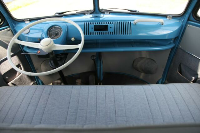 Volkswagen Bus/Vanagon 1962 image number 25