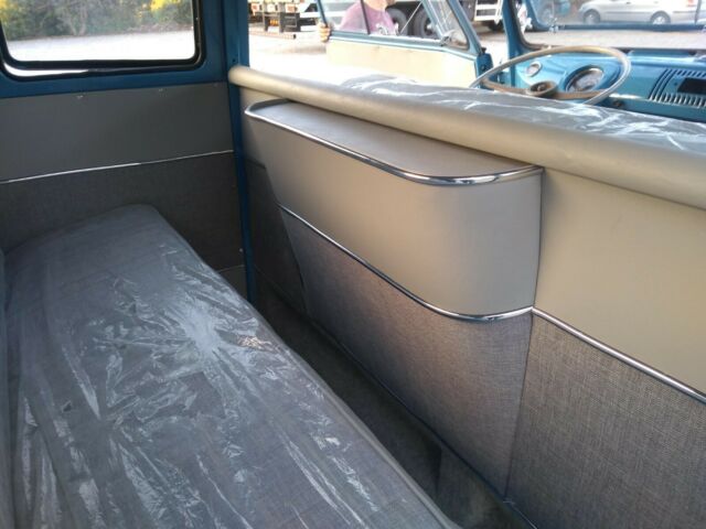Volkswagen Bus/Vanagon 1962 image number 26