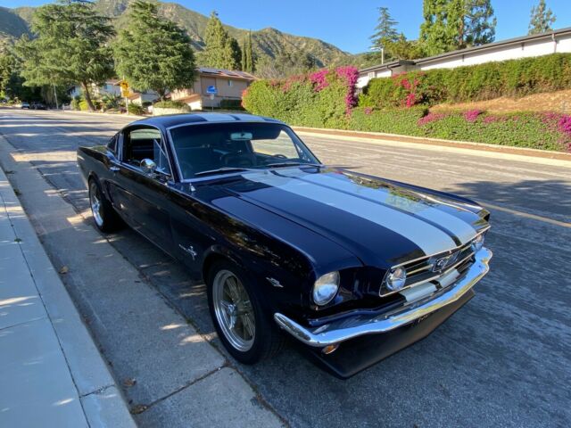 Ford Mustang 1965 image number 14
