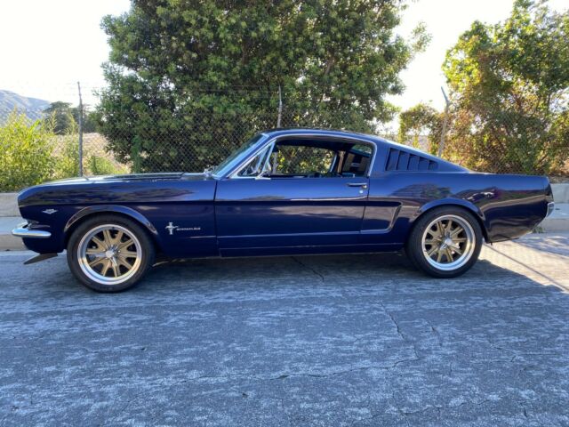 Ford Mustang 1965 image number 2