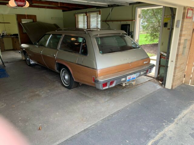 Oldsmobile Custom Cruiser 1973 image number 22
