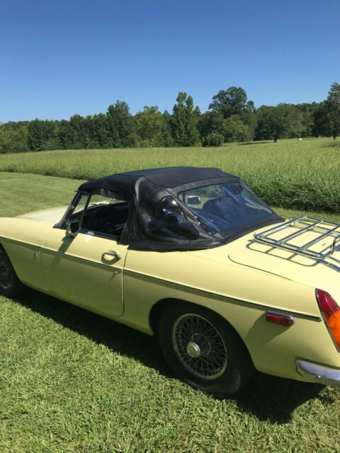 MG MGB 1970 image number 17