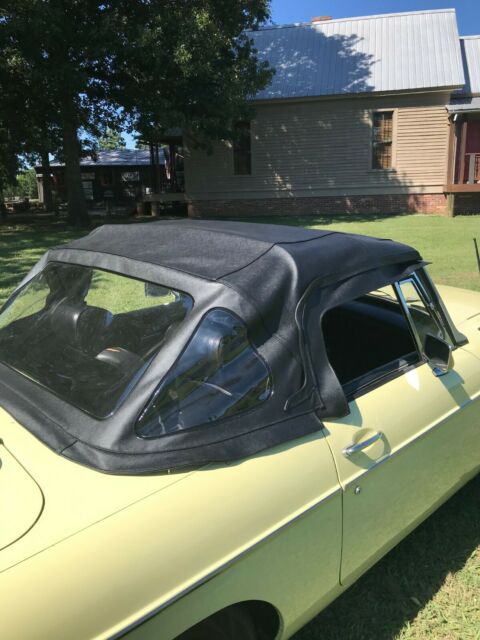MG MGB 1970 image number 42
