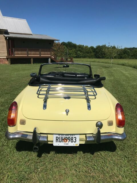 MG MGB 1970 image number 7