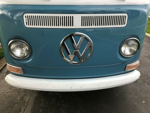 Volkswagen Bus/Vanagon 1971 image number 13