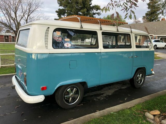 Volkswagen Bus/Vanagon 1971 image number 37