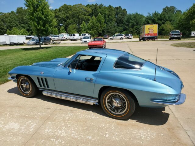 Chevrolet Corvette 1966 image number 10
