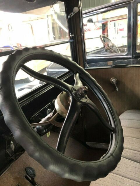 Ford Model T 1924 image number 8